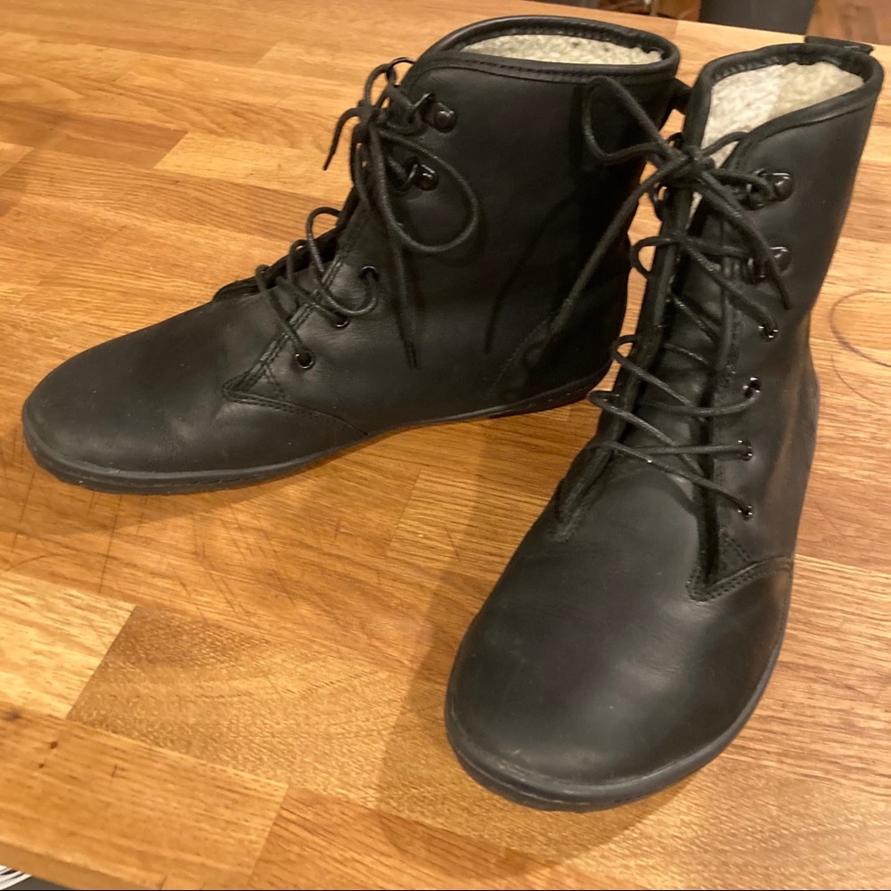 Vivobarefoot Gobi High Top - Black Leather…
